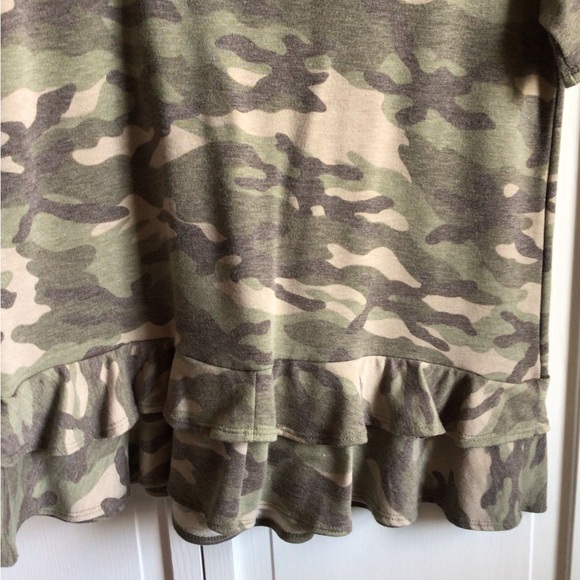 Ladies Top - Picture 3 of 6